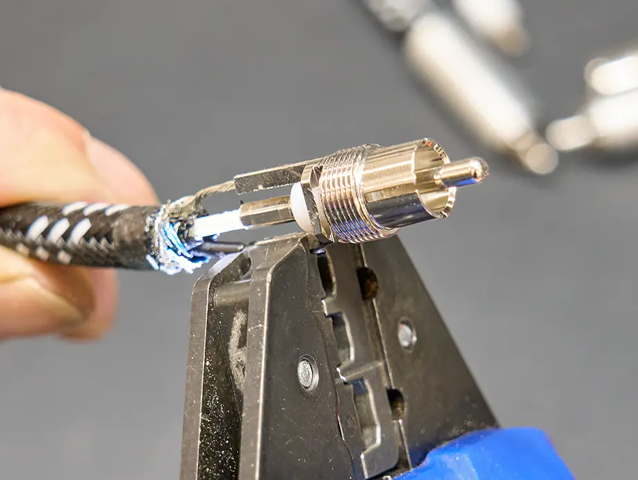 Konfektion des NF XLR Micro air 