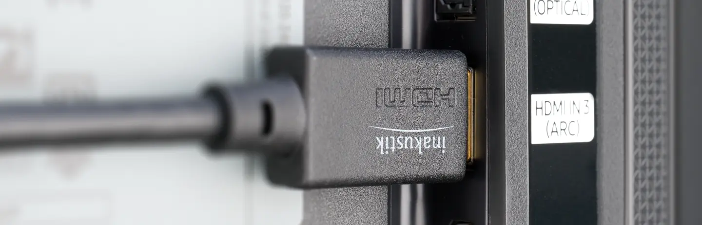 in-akustik Ultra High Speed HDMI Kabels aus der Qualitätsstufe Star angeschlossen an den TV