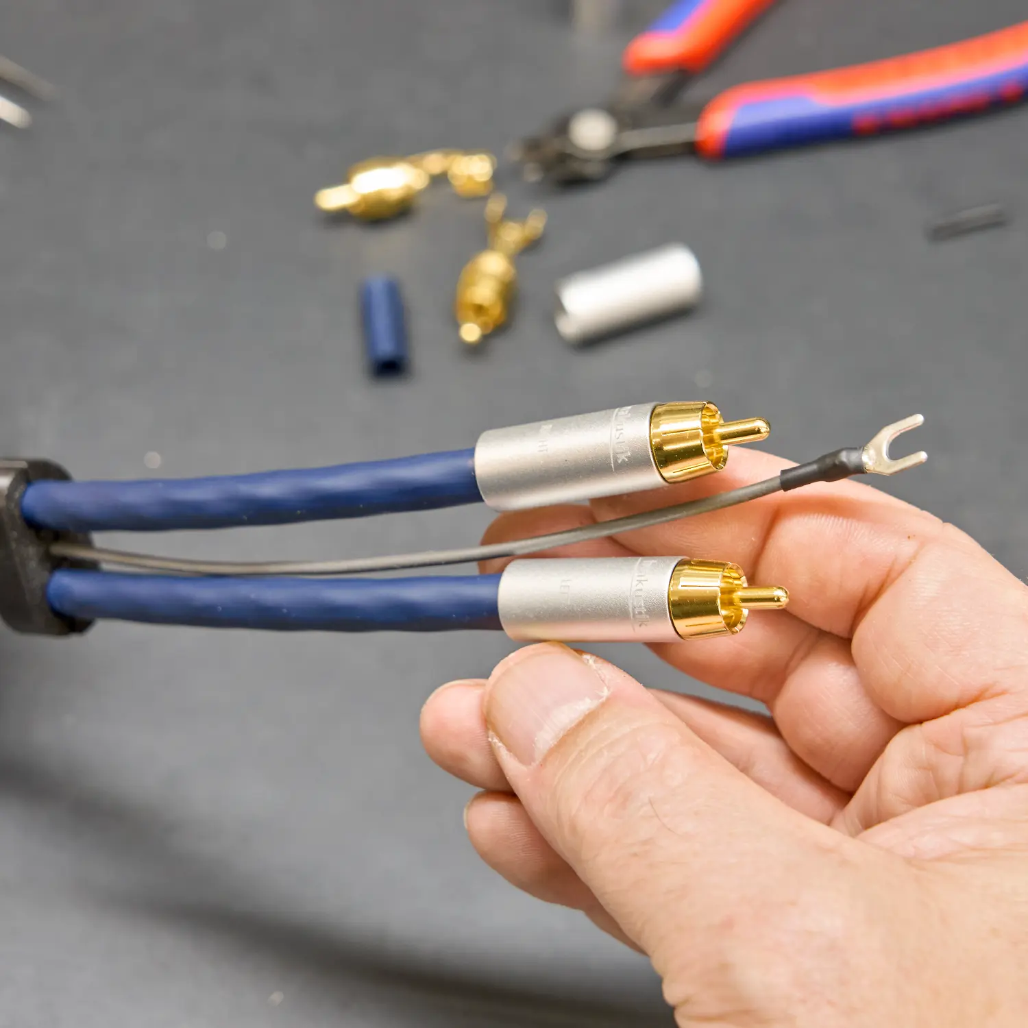 Konfektion eines S25 Connect kabels 