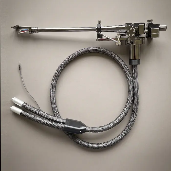 Transrotor Tonarm TRA 9 mit in-akustik AIR-Tonarmkabel